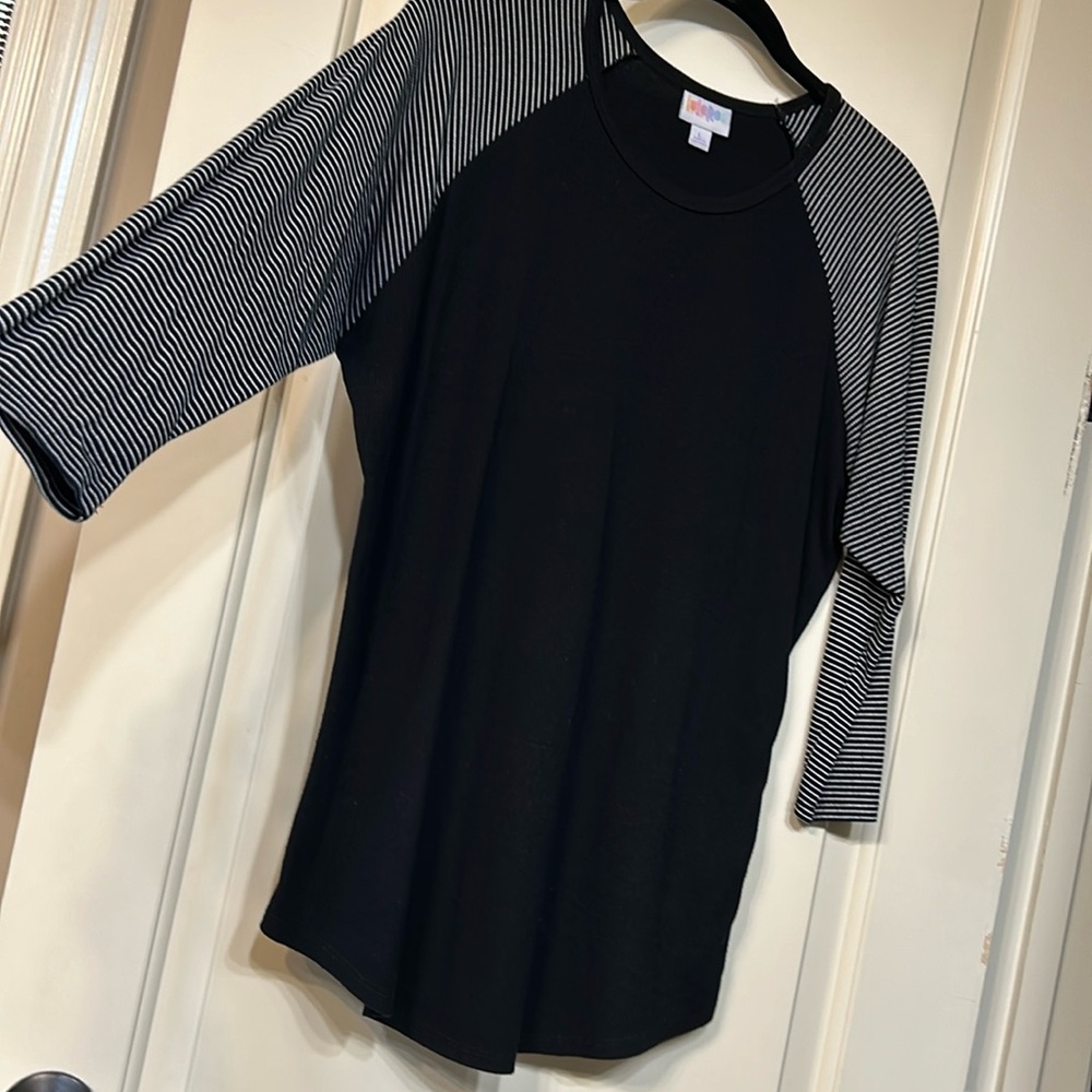 LuLaRoe 3/4 sleeved baseball T. Size Large